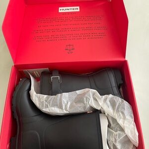 New women original short black/ dark slate Hunter boots in US size 7